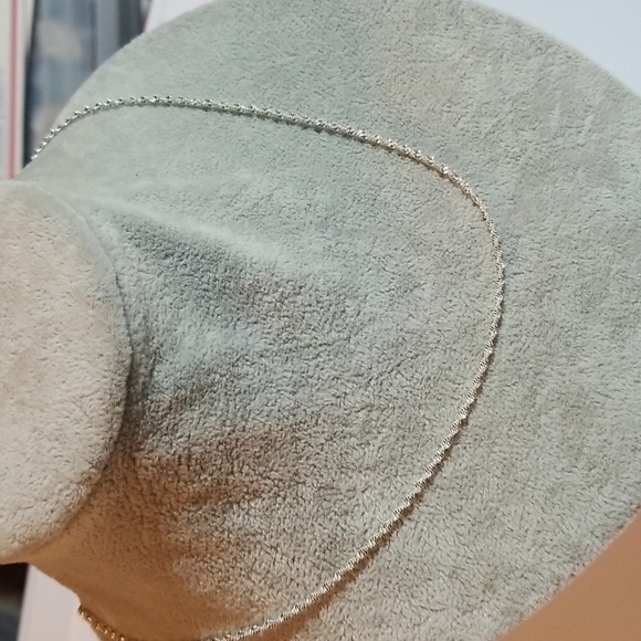 Gorgeous 925 silver chain necklace. Excellent like new condition - Picture 3 of 8